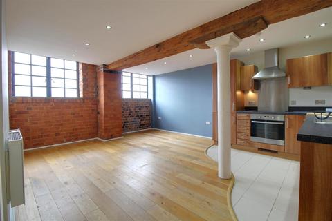 2 bedroom apartment for sale, Lock Warehouse, Gloucester Docks