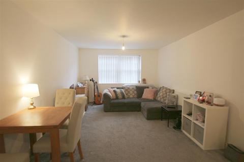 2 bedroom flat to rent, Flat 3, 100 Commercial Street, Norton, Malton, YO17 9EU