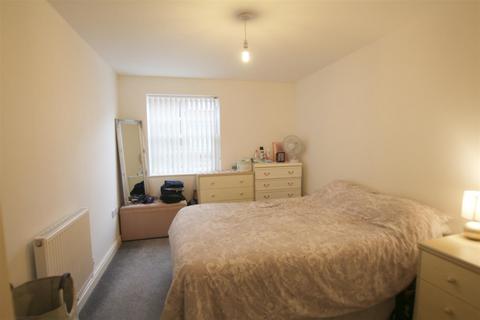 2 bedroom flat to rent, Flat 3, 100 Commercial Street, Norton, Malton, YO17 9EU