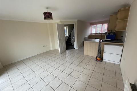 3 bedroom house to rent, Greenacre Way, Bishops Cleeve, Cheltenham