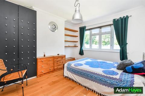 4 bedroom terraced house for sale, Friary Road, London N12