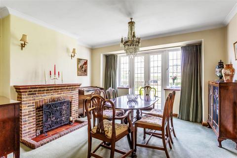 43 Park Road, Oxted, RH8 0AN