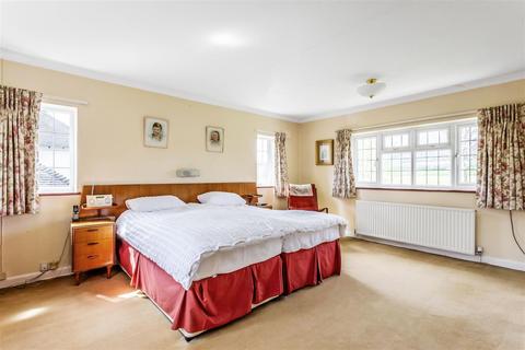 43 Park Road, Oxted, RH8 0AN