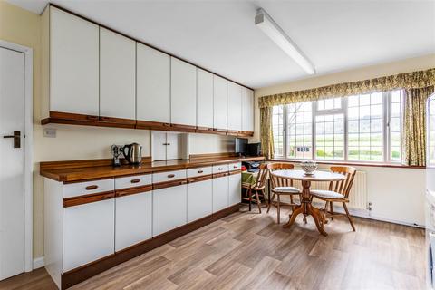 43 Park Road, Oxted, RH8 0AN