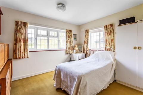 43 Park Road, Oxted, RH8 0AN