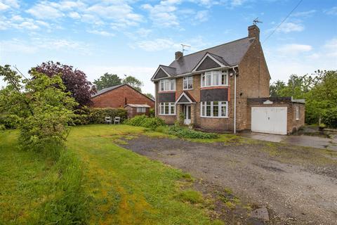 4 bedroom detached house for sale, The Gables, Mansfield Road, Warsop