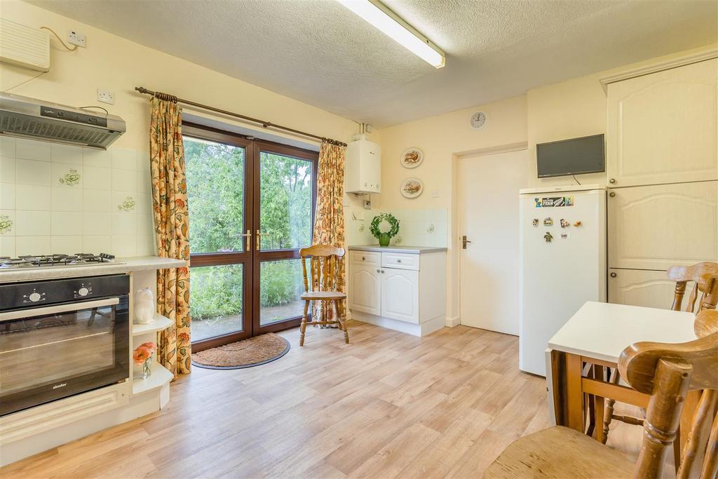 8599261-interior11.jpg