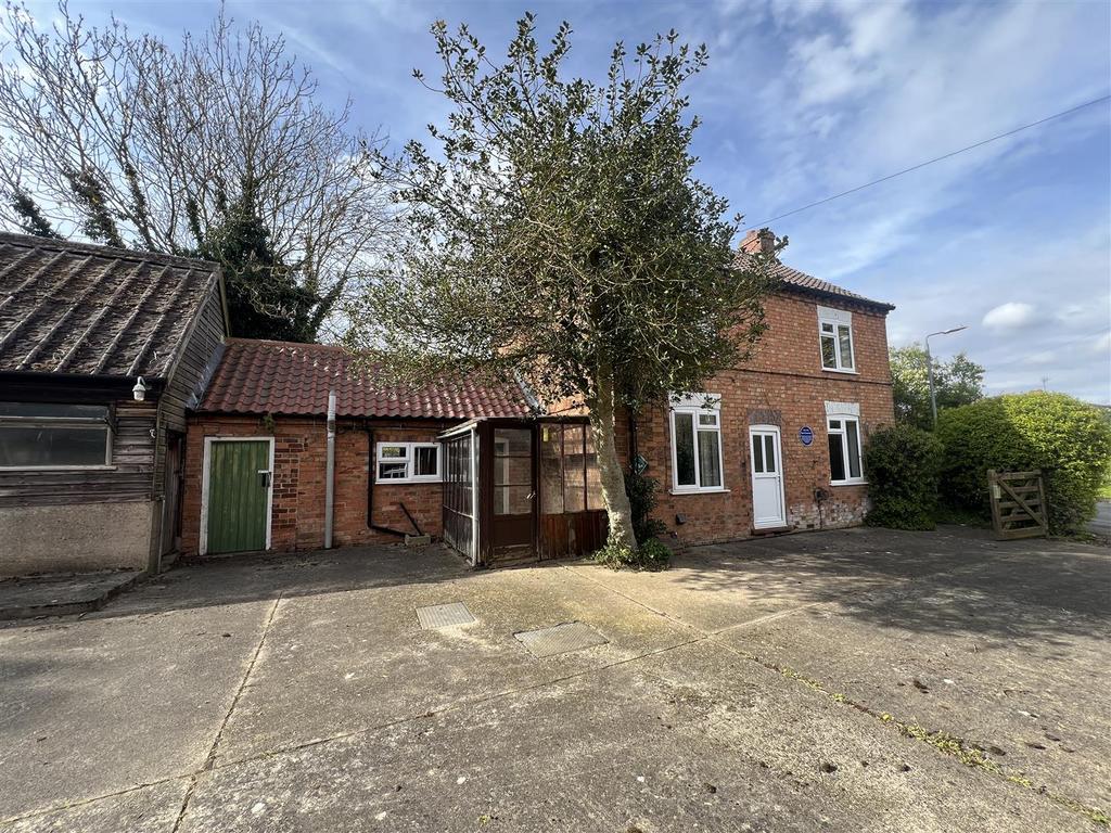 18 Fiskerton Road (Ullyats Cottage)