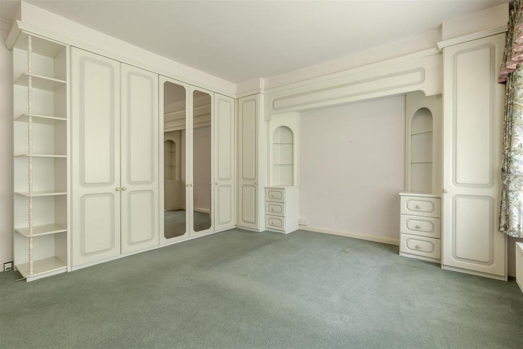 8599248-interior14.jpg