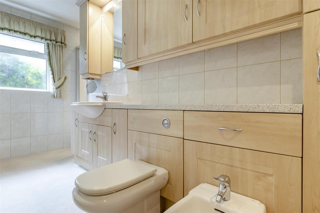 8599248-interior18.jpg
