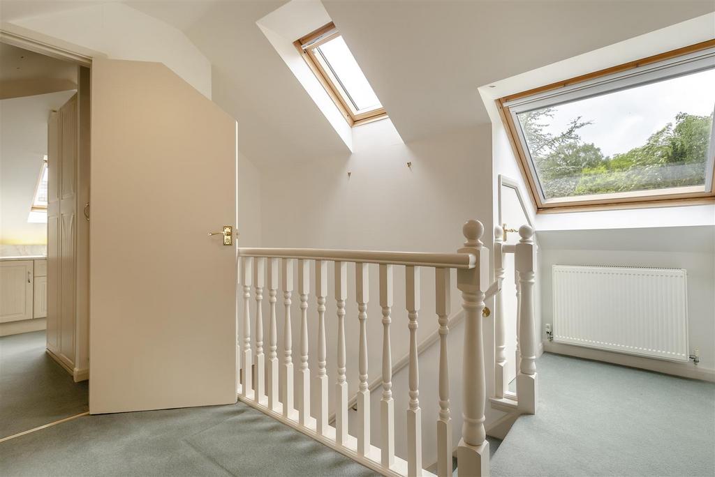 8599248-interior22.jpg