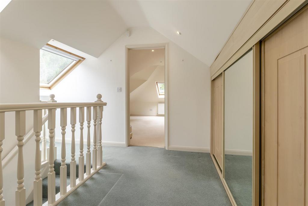 8599248-interior29.jpg