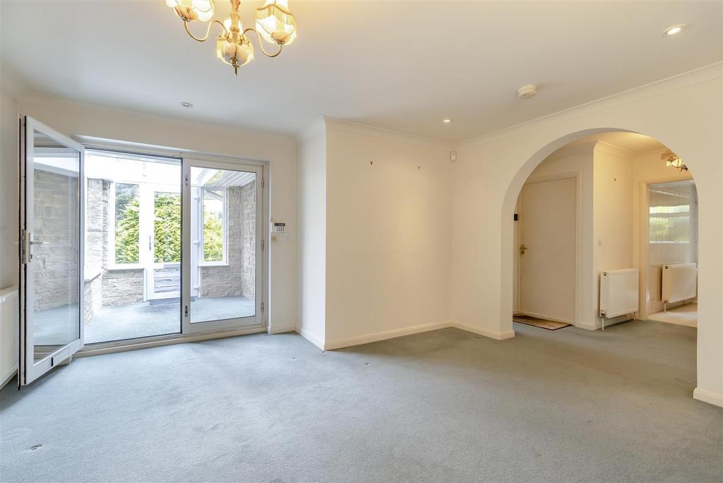 8599248-interior02.jpg