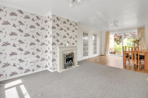 3 bedroom detached house for sale, St. Andrew Road, Evesham