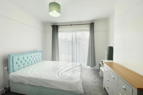 4 bedroom detached house to rent, Culmington Road, London W13