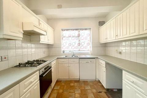 4 bedroom detached house to rent, Culmington Road, West Ealing W13