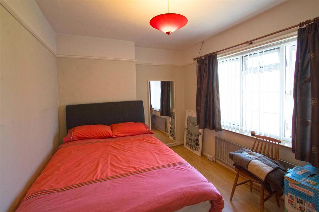 Bed2.jpg