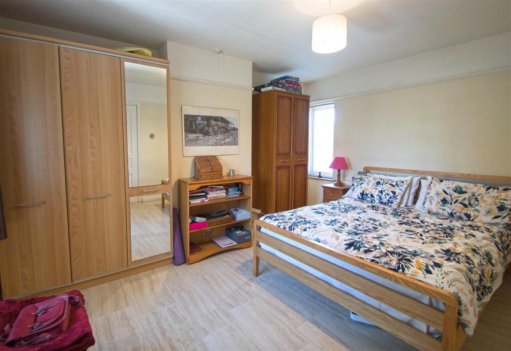 Bed1.jpg
