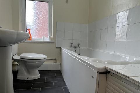 2 bedroom apartment to rent, Harrison Street, Walsall