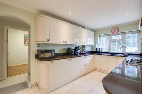4 bedroom semi-detached house for sale, Stafford Close, Cheshunt,