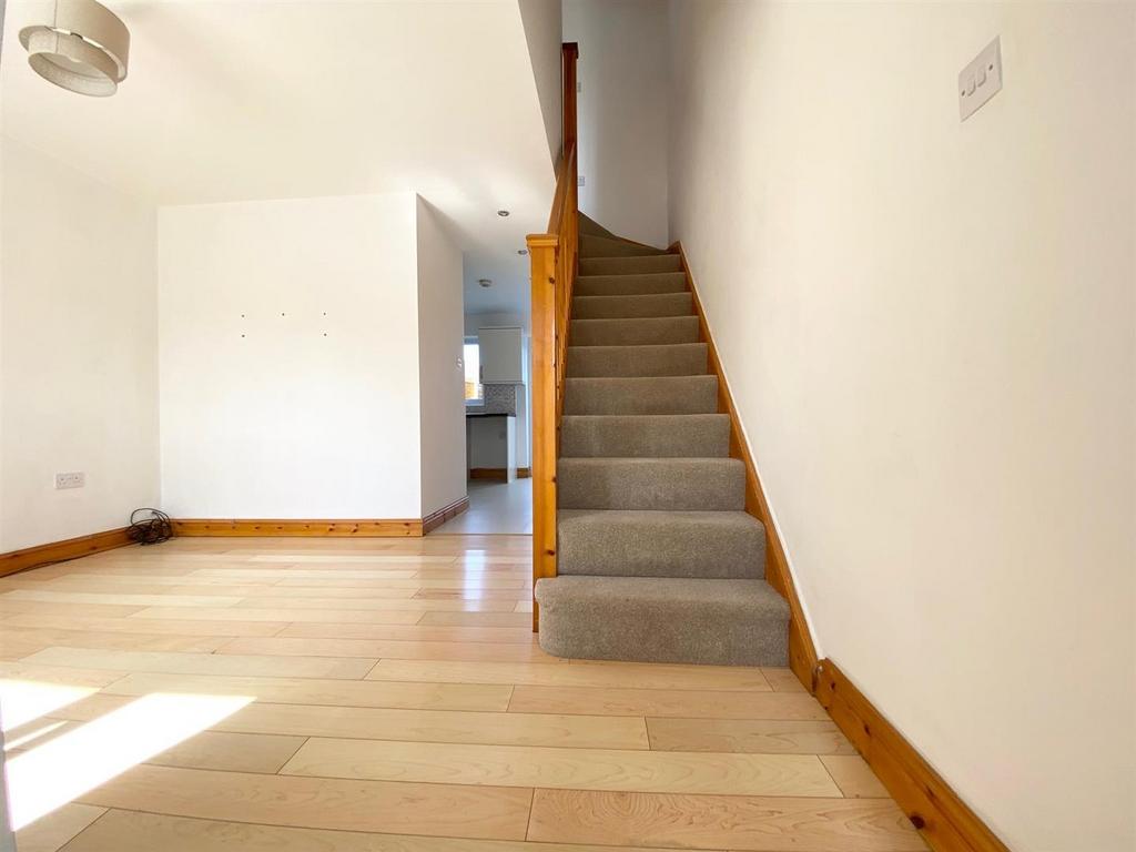 Road, Bristol 2 bed semidetached house to rent £1,450