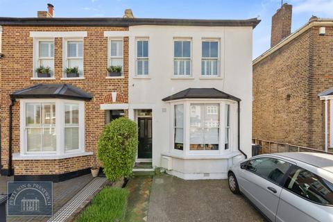 46b Wellesley Road, London, E11 2HF