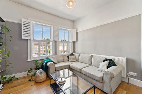 46b Wellesley Road, London, E11 2HF