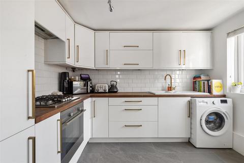 46b Wellesley Road, London, E11 2HF