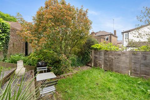 46b Wellesley Road, London, E11 2HF
