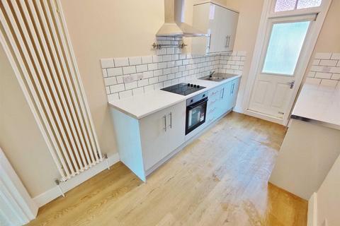 1 bedroom flat to rent, Glendale Gardens, Leigh On Sea