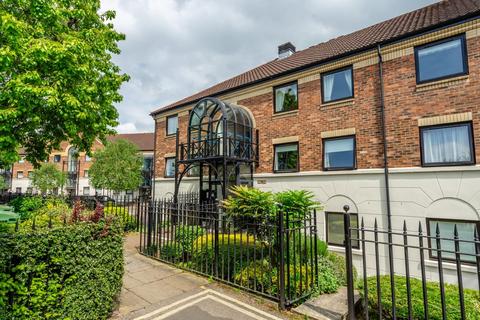 2 bedroom apartment for sale, Cherry Hill Lane, York