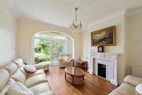 10 Wordsworth Avenue, London, E18 2HE
