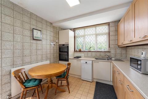 10 Wordsworth Avenue, London, E18 2HE