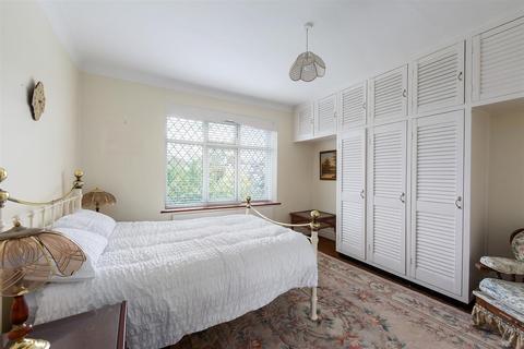 10 Wordsworth Avenue, London, E18 2HE