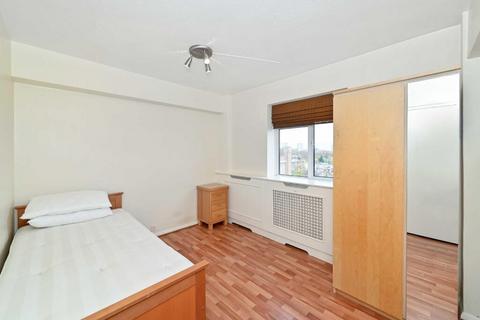 2 bedroom apartment to rent, Wellington Road, St John's Wood NW8