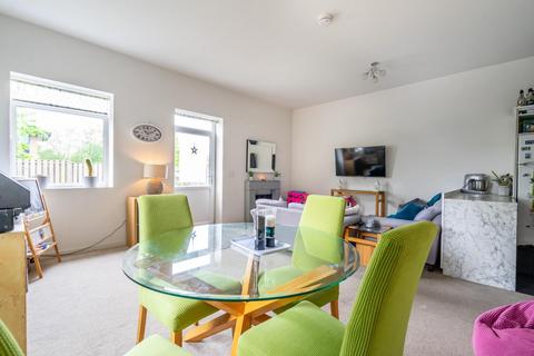2 bedroom apartment for sale, Amy Johnson Way, York