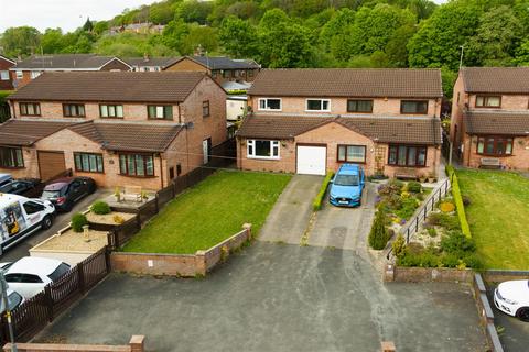 4 bedroom house for sale, Cae Gwilym Lane, Cefn Mawr.