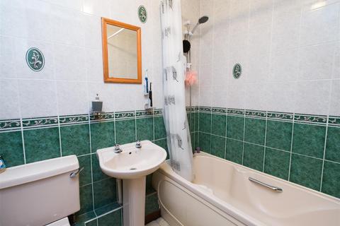 194 Cae Gwilym Lane, Cefn Mawr, Wrexham, LL14 3PE