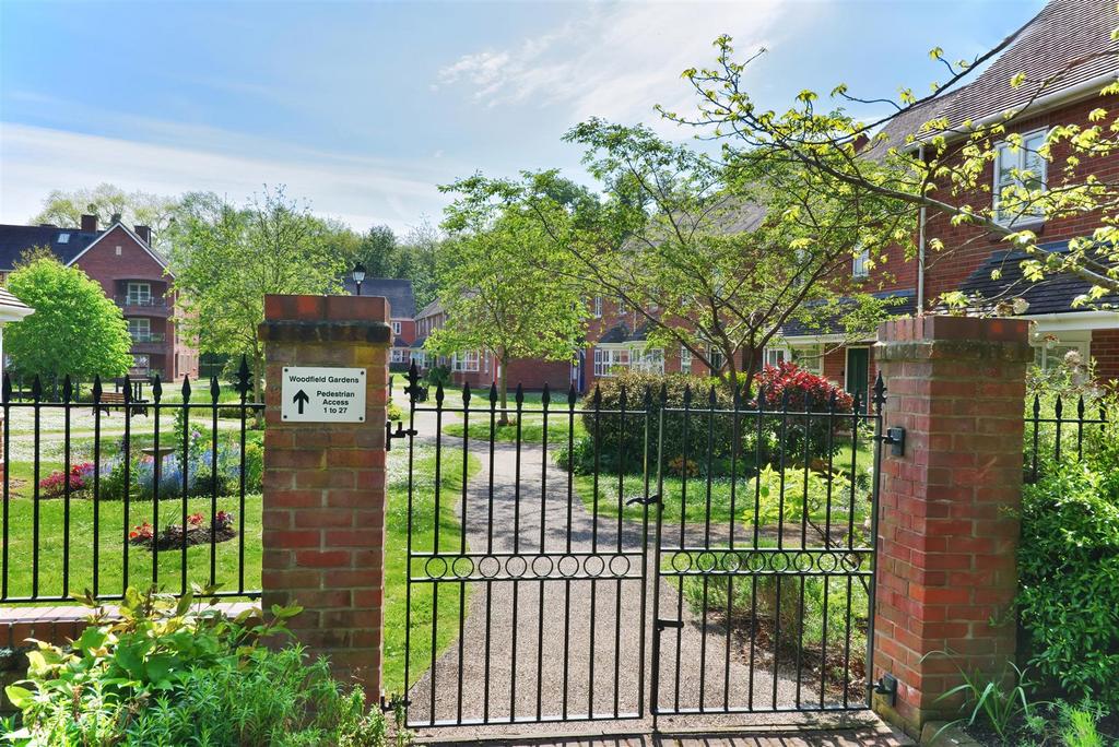 17 Woodfield Gardens - (16).jpg
