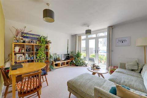 2 bedroom flat for sale, Frobisher House, 15 Eirene Road, Worthing BN12