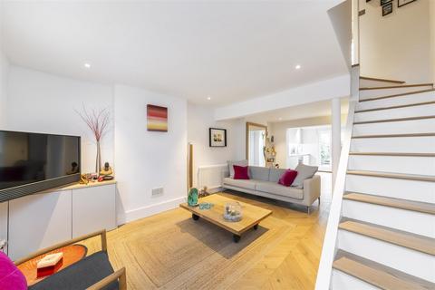 75 Warwick Road, London, W5 5QE