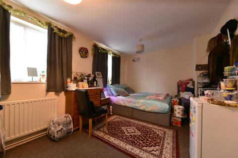 1 bedroom in a house share to rent, Ely Close, Stevenage