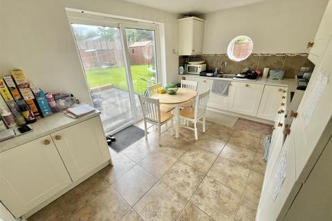 2 bedroom end of terrace house for sale, Manor Avenue, Sale