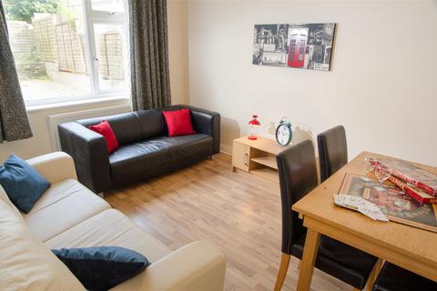 3 bedroom private hall to rent, Willow Lane, Lancaster LA1