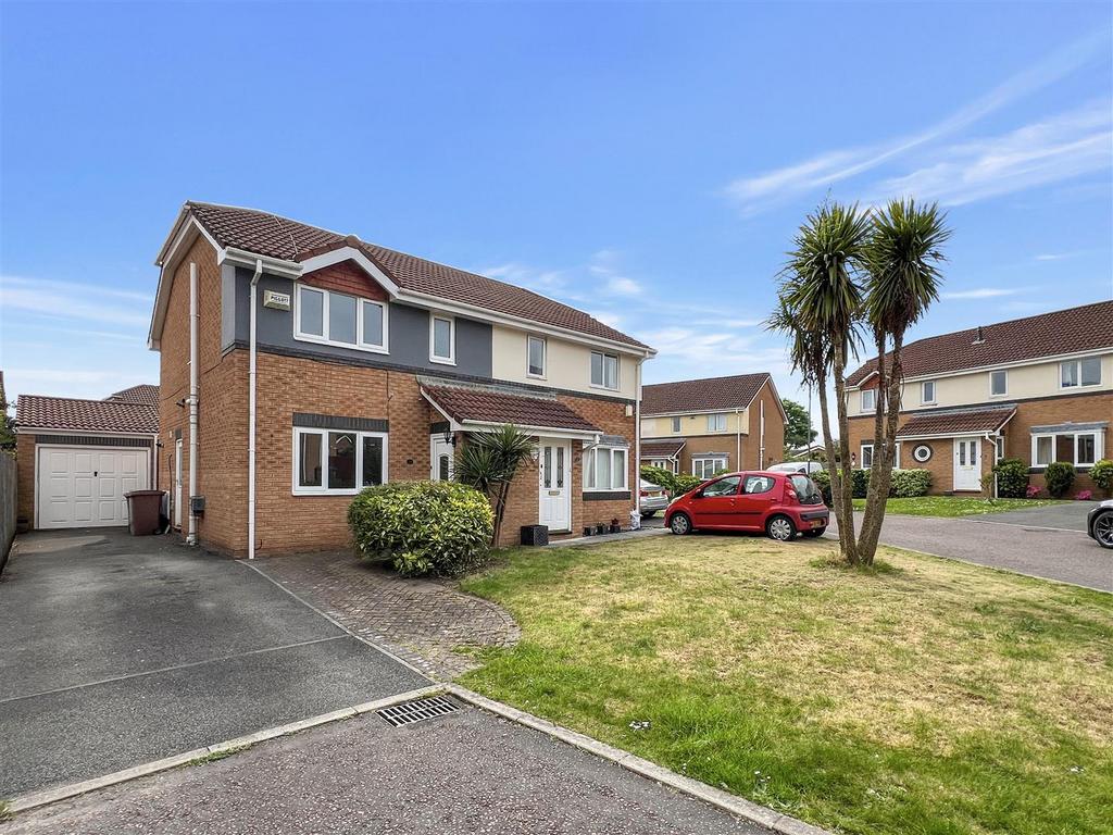 Gleneagles Close, Pensby, Wirral 3 bed semidetached house for sale £