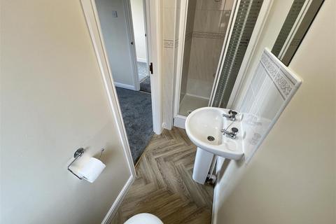28 Gleneagles Close, Wirral, CH61 5YF