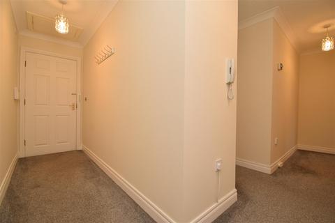 2 bedroom apartment for sale, Benton Mews, Wakefield WF4