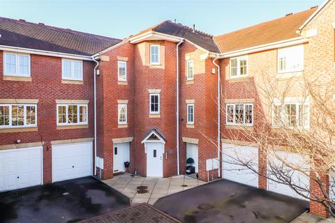 2 bedroom apartment for sale, Benton Mews, Wakefield WF4