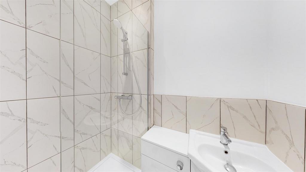 Flat 1, 358 brockley road  - 2 Rlw Bbc BMOgoanw Eyb0p.