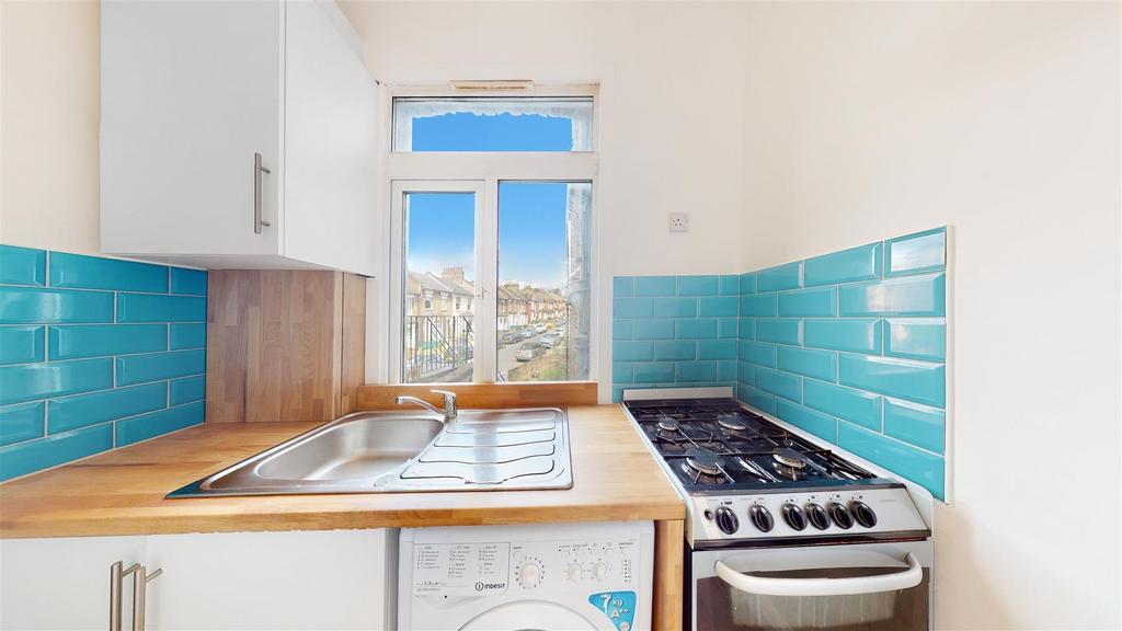 Flat 1, 358 brockley road  - X2 HQ9 WJdr6 Io4 HT3 HBae.